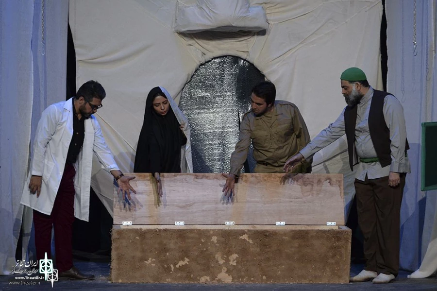 نمایش «خسوف» به کارگردانی: شقایق فتحی و ابولفضل حاج علیخانی