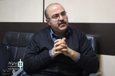جلال تجنگی کارگردان نمایش «ابوبکر محمدی، فاطمه محمدی»

نمایش ما نوعی هشدار است (ایران تئاتر-11 آذر)