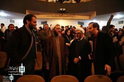 عضو کمیسیون فرهنگی مجلس در حاشیه اجرای نمایش در سنگلج

تئاتر به جسارت نیاز دارد