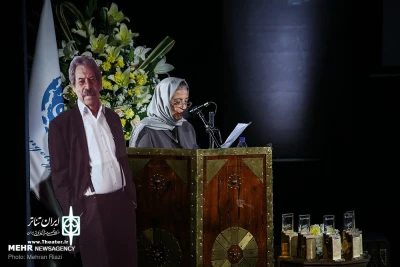 با تجلیل از 4 هنرمند

دومین مراسم اهدای نشان داود رشیدی در تماشاخانه سنگلج برگزار شد