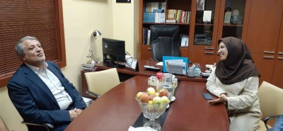 حضور محسن هاشمی در تماشاخانه سنگلج و تماشای نماش چشم به راه میرغضب