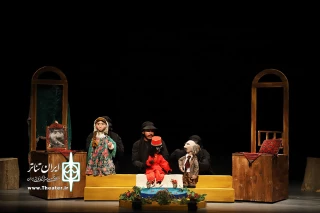 نگاهی به نمایش «مضحکه بادسوار»

نمایشی سنتی با شیوه های اجرایی مدرن (ایران تئاتر۱۳۹۸/۰5/۰7)