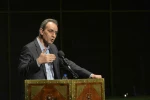 نخستین دوره اهدای نشان تماشاخانه سنگلج در پنجاه و چهارمین سالروز تاسیس این تماشاخانه برگزار شد. 6