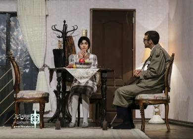 نمایش "شب روی سنگفرش خیس"