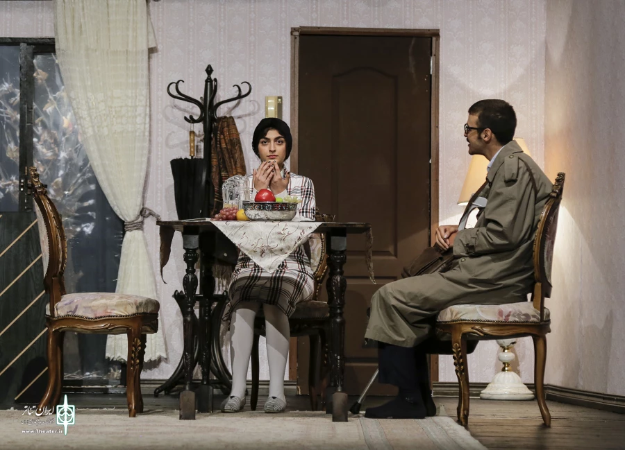 نمایش "شب روی سنگفرش خیس"