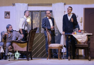 نمایش "شب روی سنگفرش خیس"