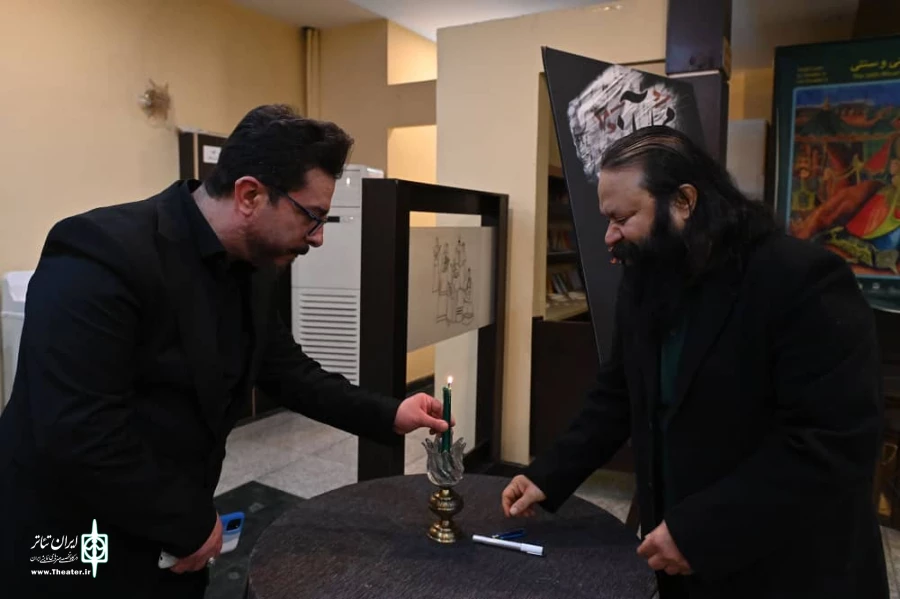 کورش زارعی چراغ نمایش "مجلس آخر" را روشن کرد
 6