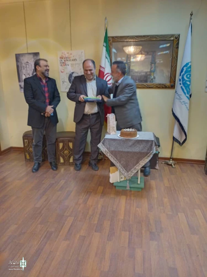 تجلیل از سالها فعالیت حسن کریمخان و بازنشستگی از خدمت دولتی برگزار شد 5