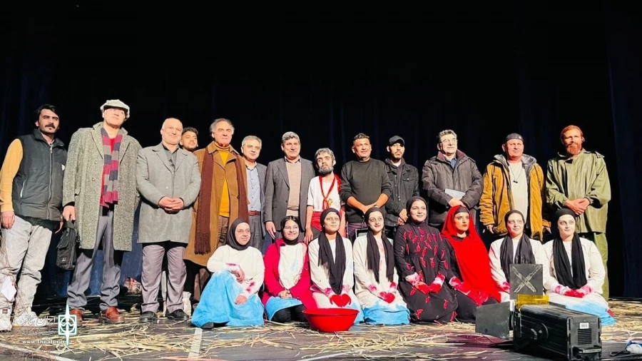 «سید ضیاء هاشمی» به تماشای تئاتر نشست/«ناخدا لیدی» اثری برای کم توان ها 2