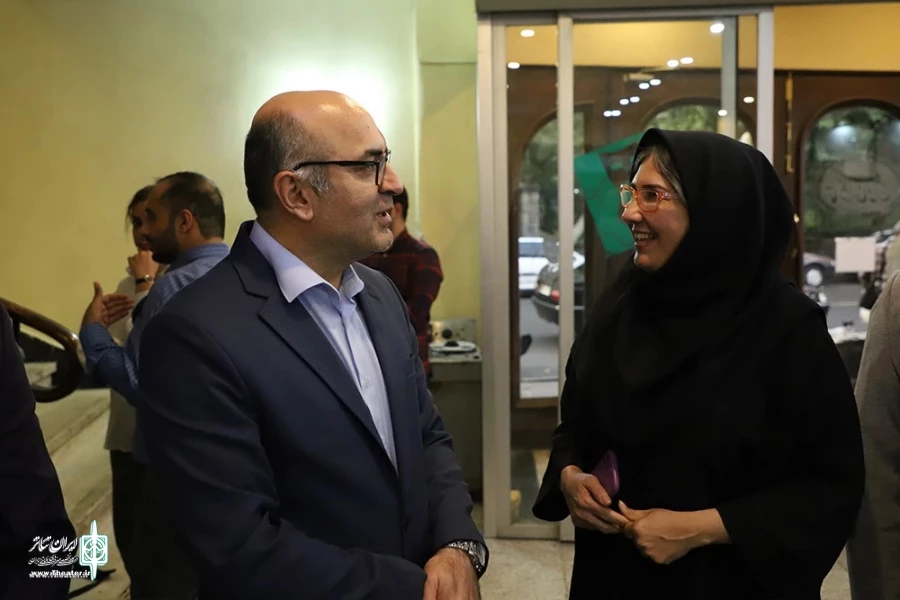محمدعلی سجادی شمع شب چراغ «آماس» را افروخت
 3