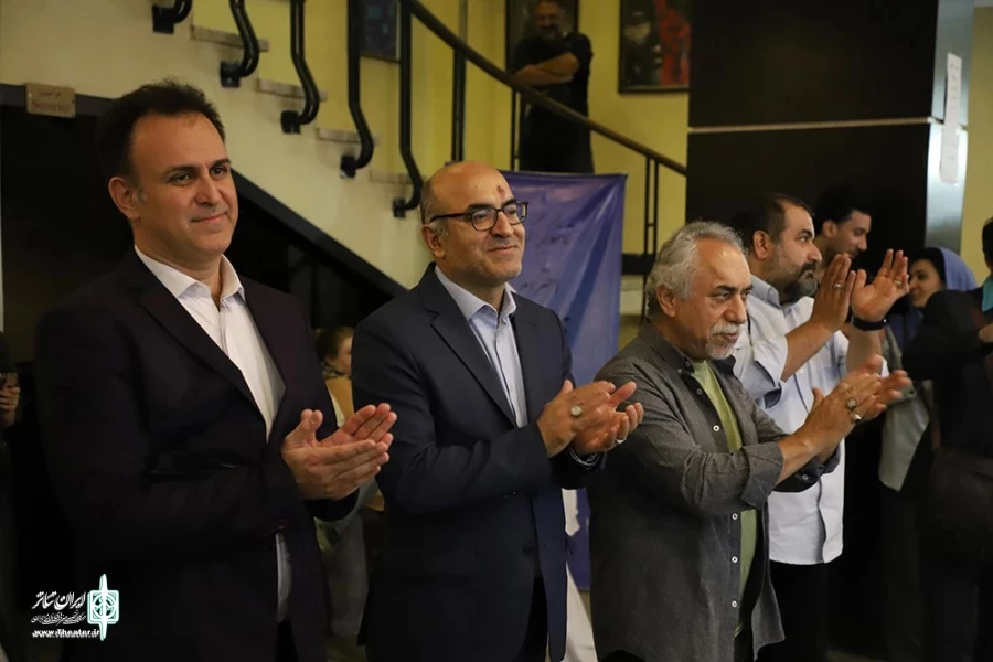 محمدعلی سجادی شمع شب چراغ «آماس» را افروخت
 5
