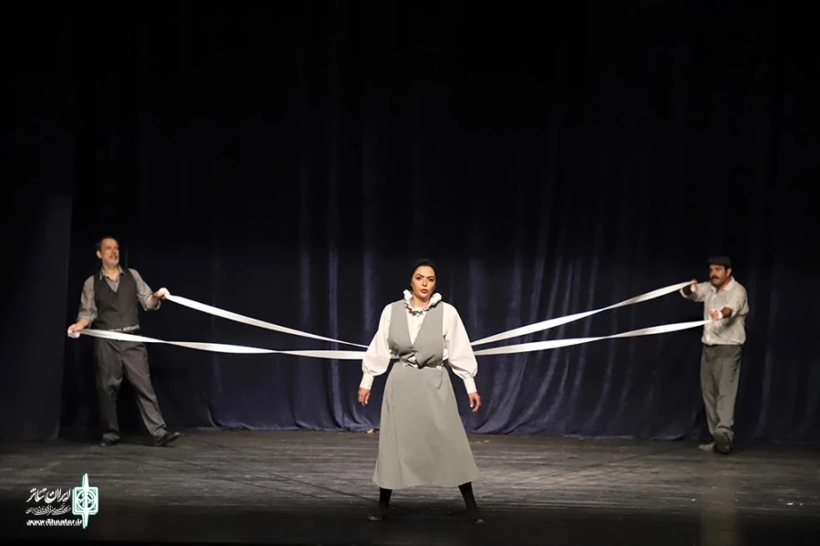 «آماس» نماد بدن زخمی انسان معاصر است
 2